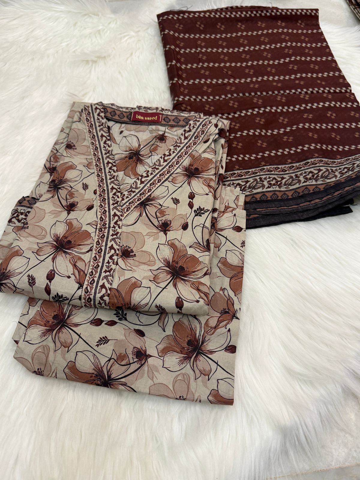 3PC FABRIC Lawn