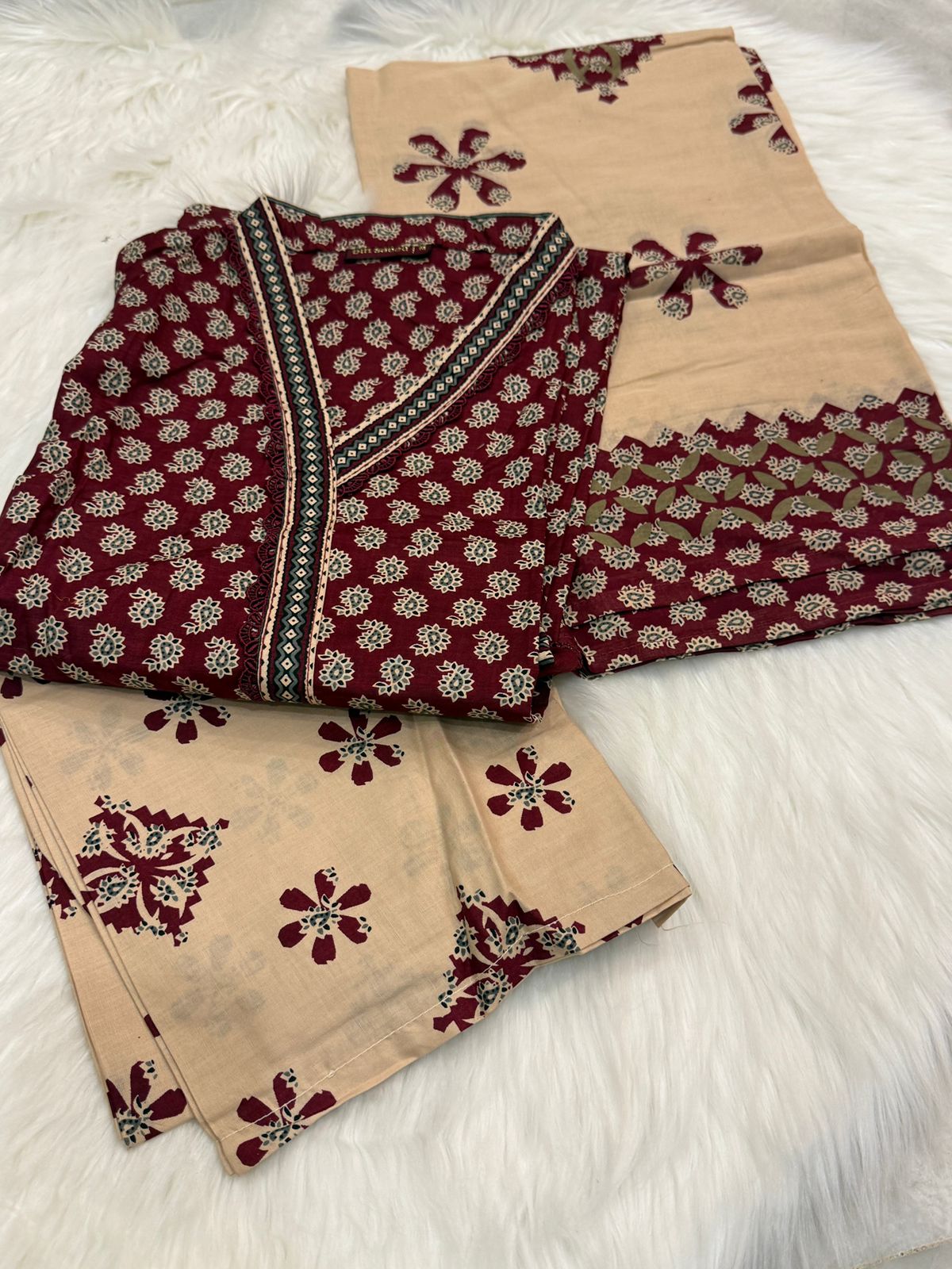 3PC FABRIC Lawn