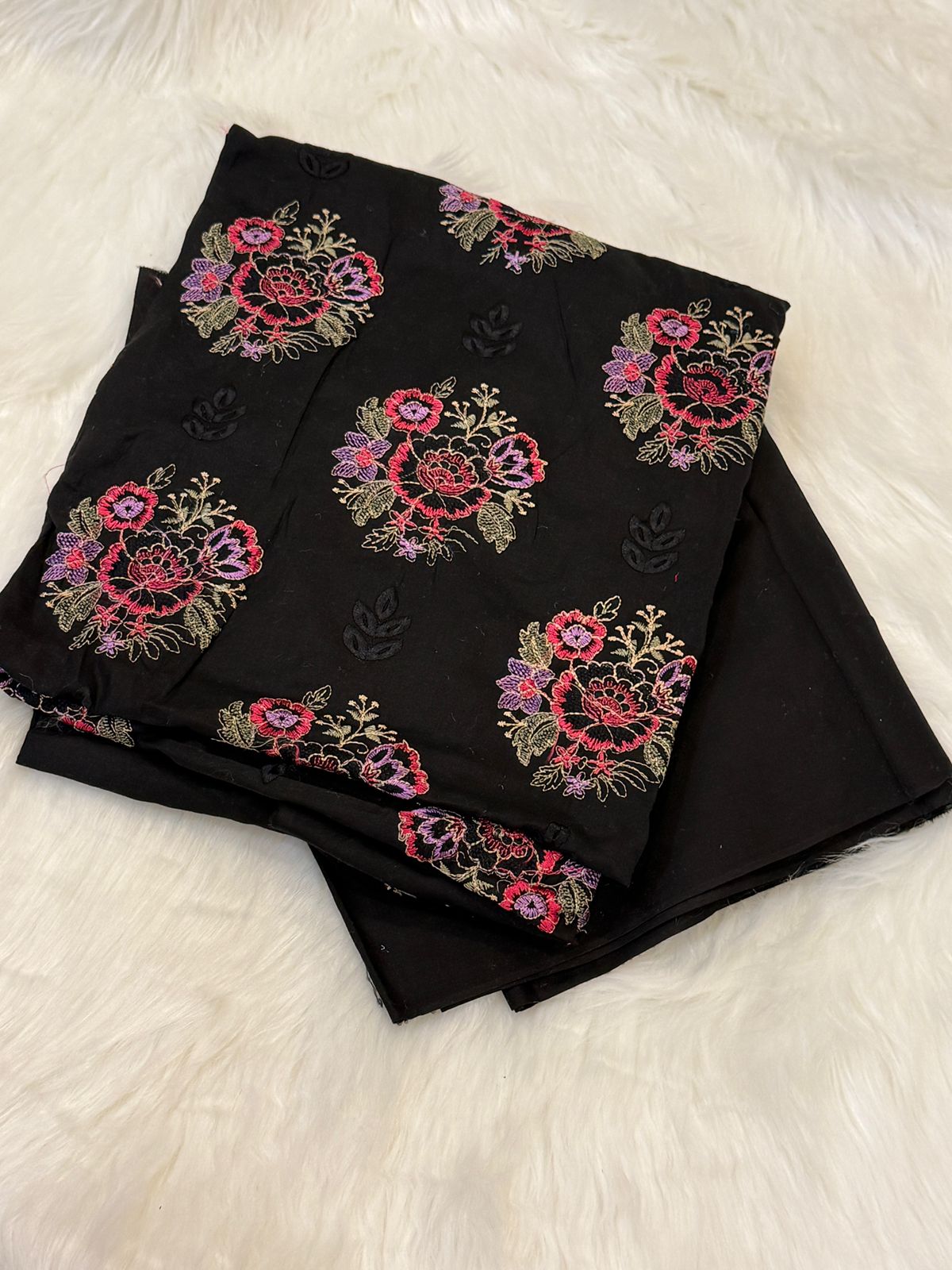 2pc embroidered