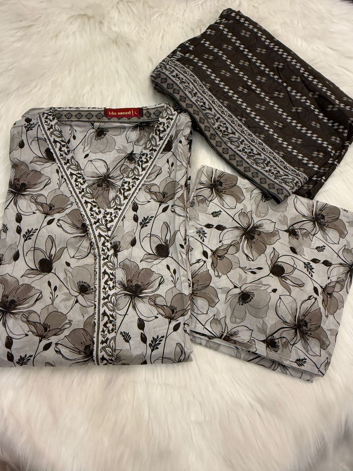3PC FABRIC Lawn