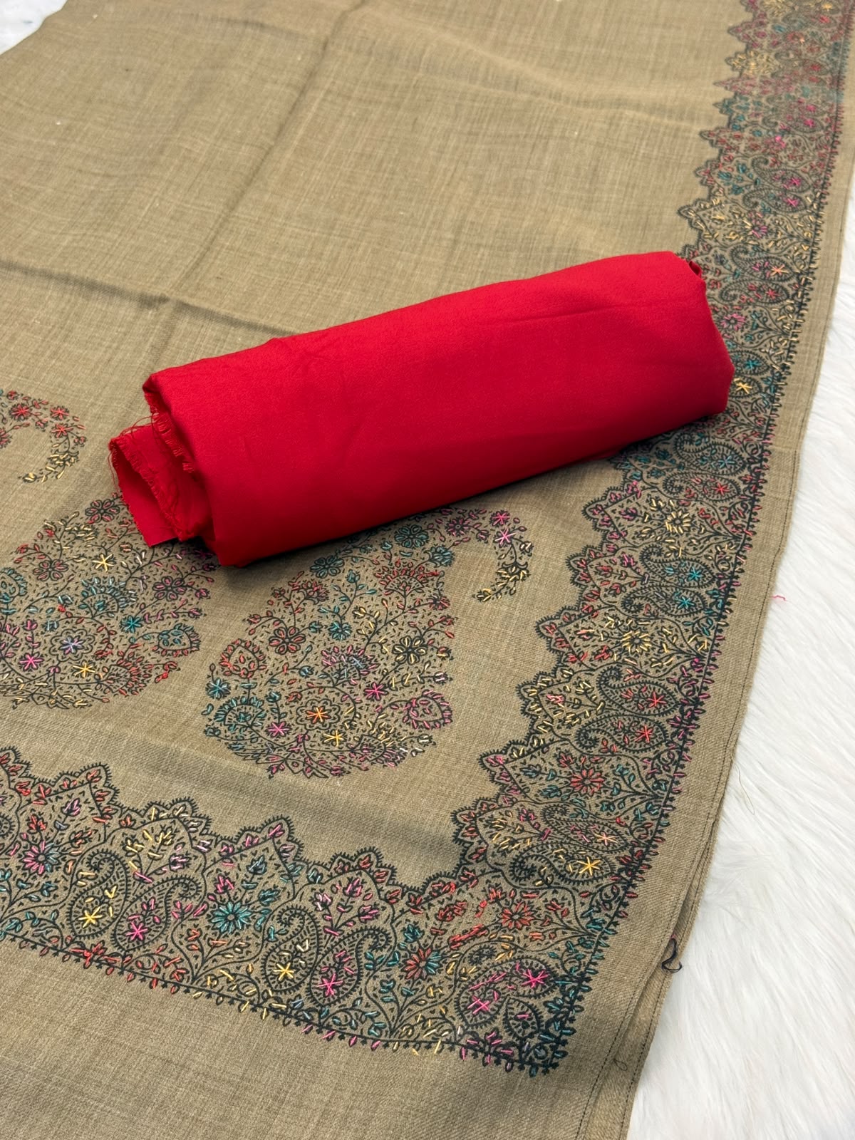 3PC Dhanak Suit with Hand-Embroidered Pashmina Shawl