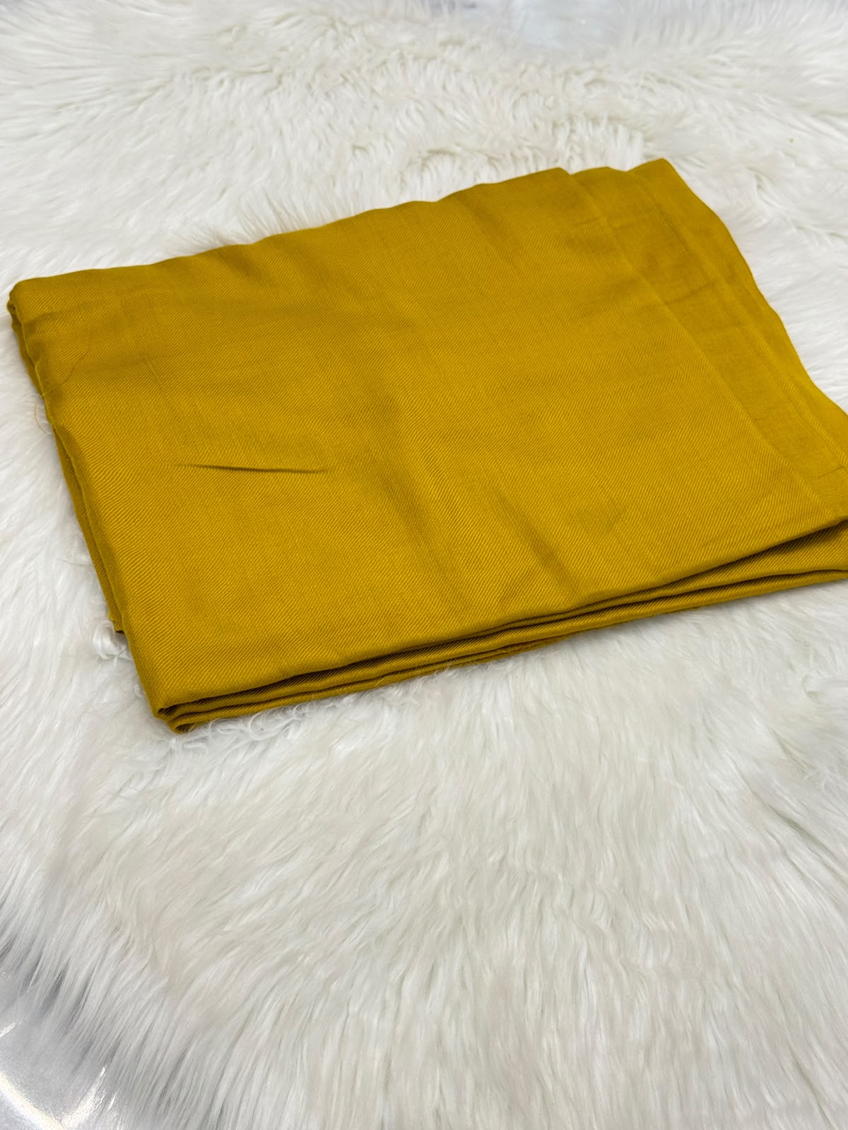 Premium Pashmina 2PC – 5 Yard Suit