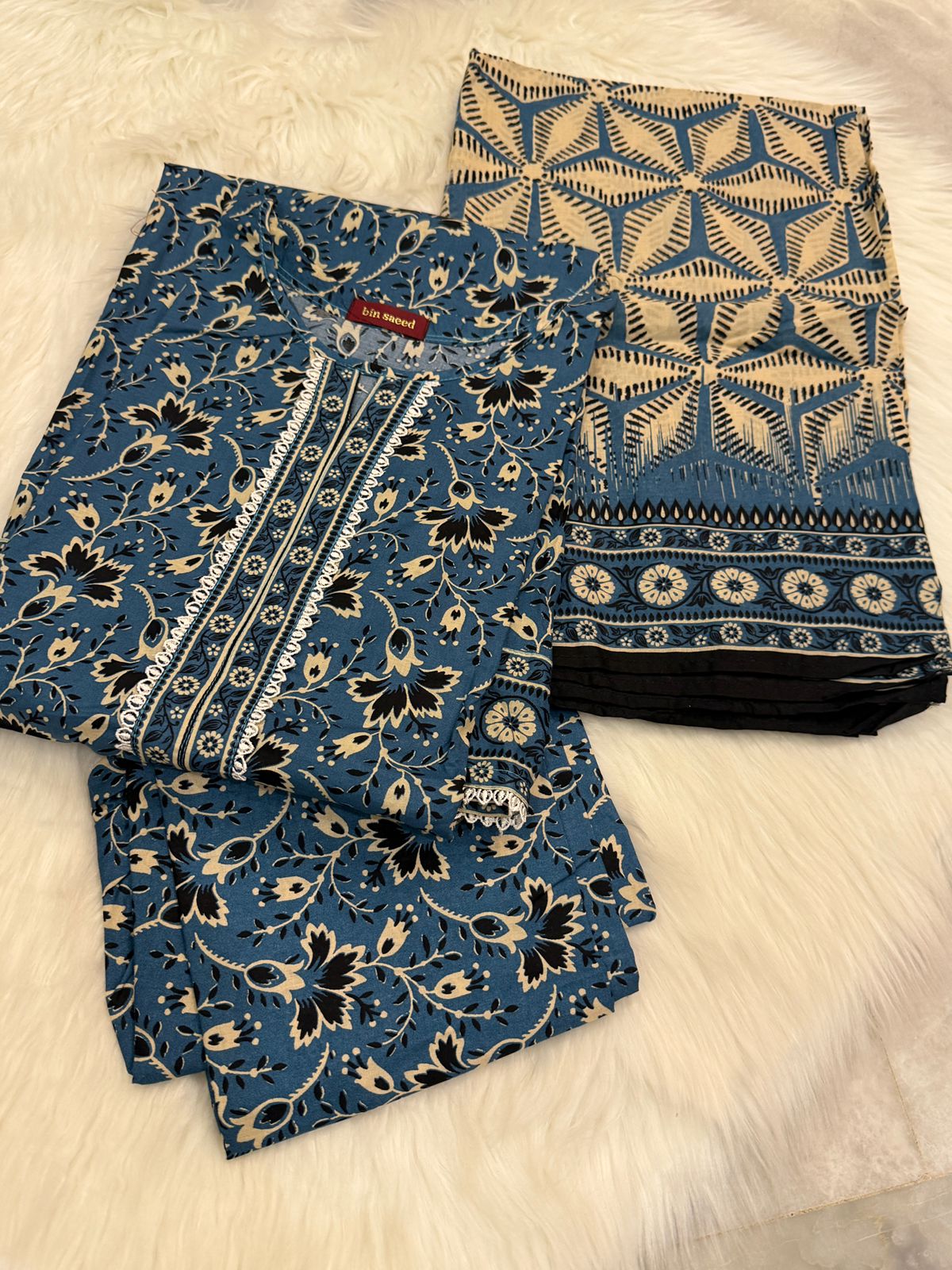 3PC FABRIC Lawn