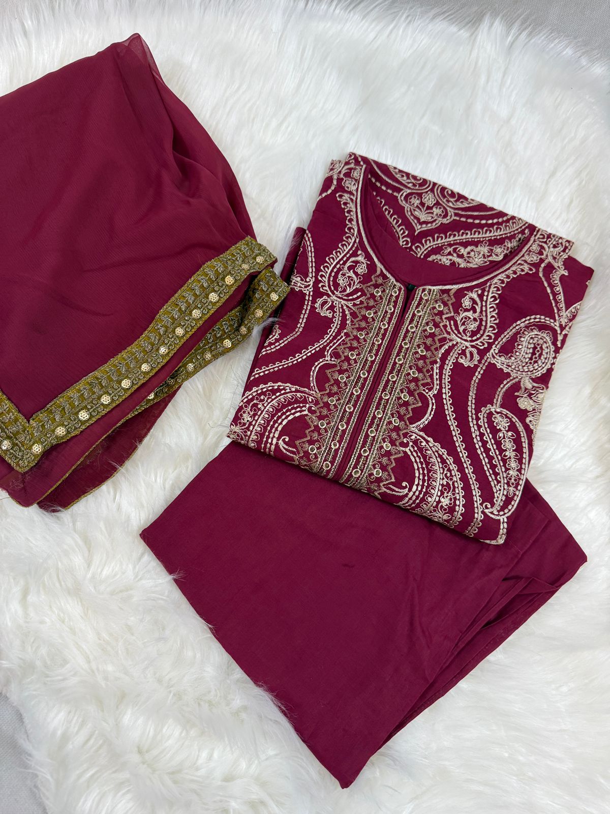 Stitched 3PC lawn