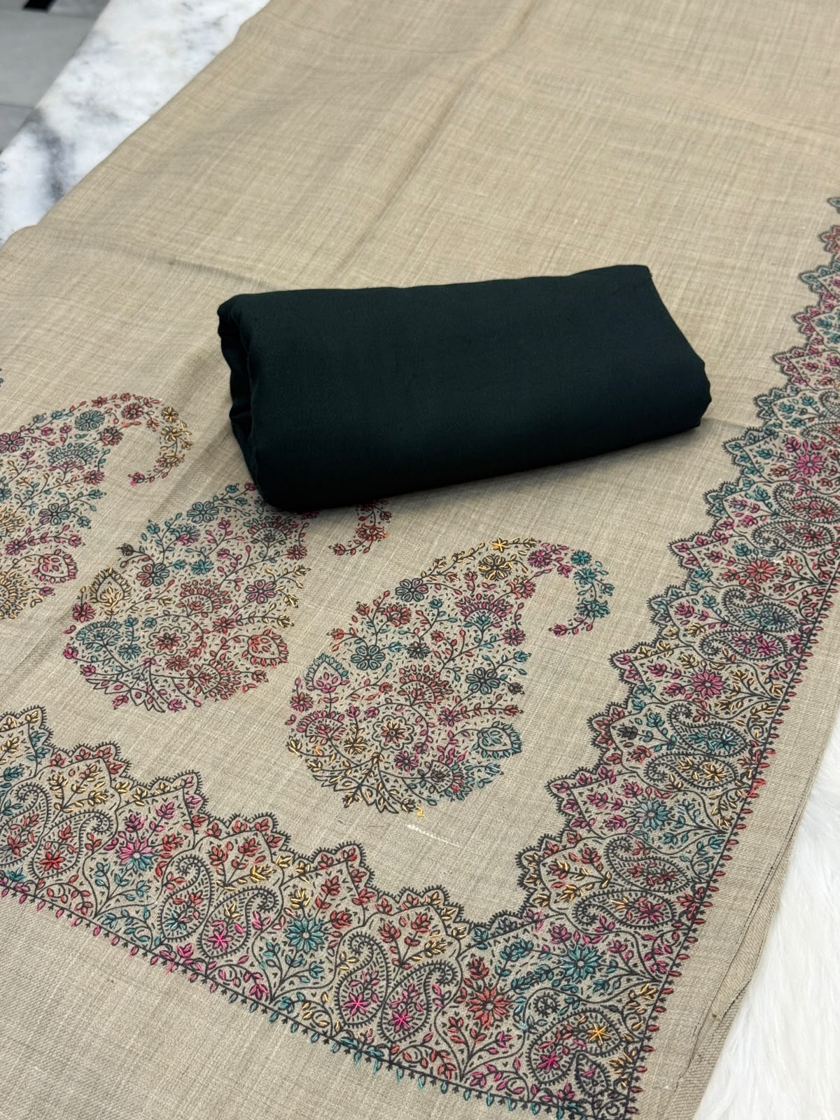 3PC Dhanak Suit with Hand-Embroidered Pashmina Shawl