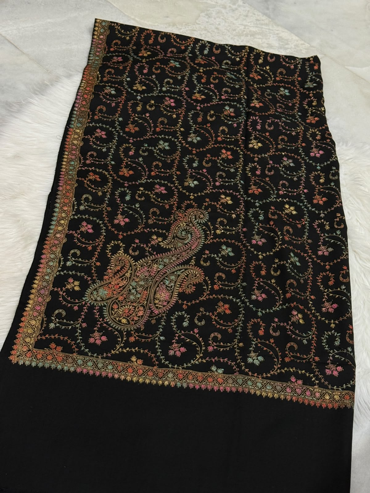 Pashmina wool shawl