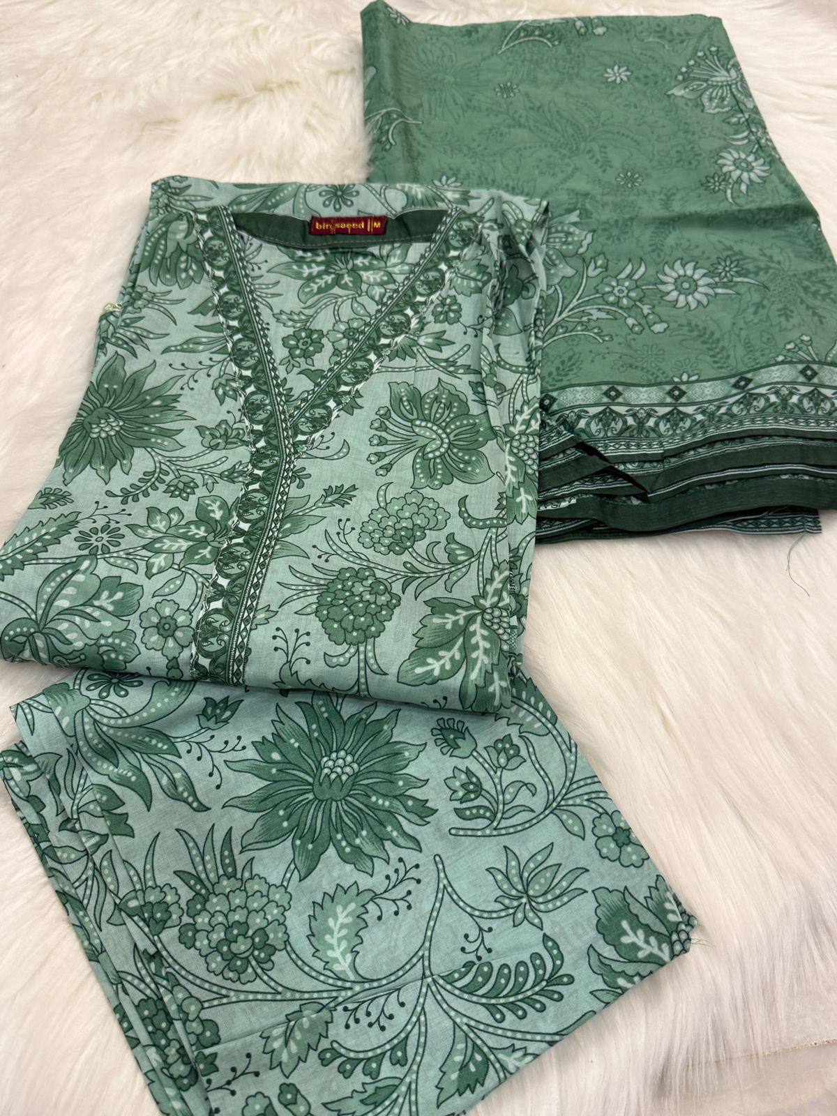 3PC FABRIC Lawn
