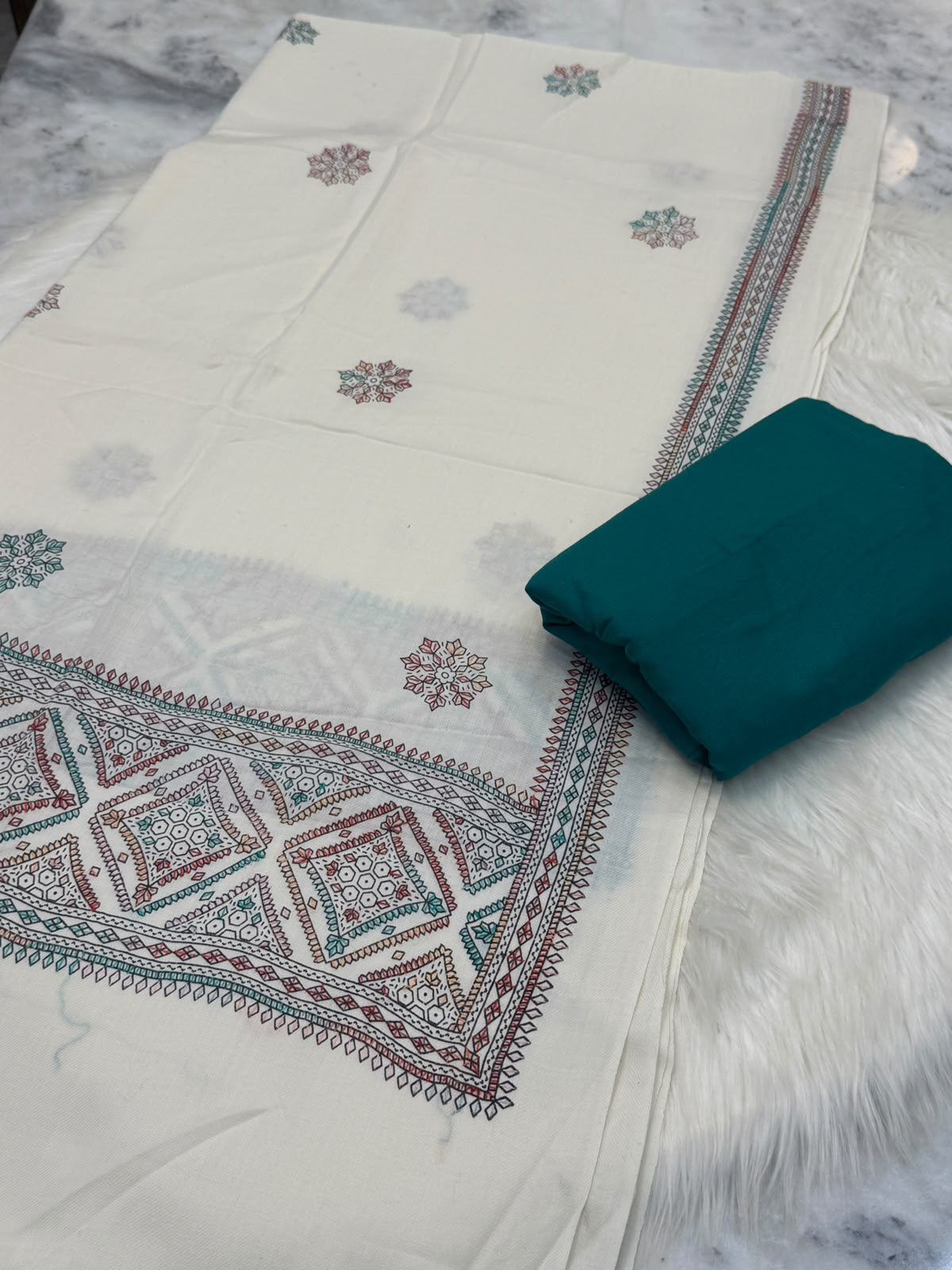3PC Dhanak Suit with Hand-Embroidered Pashmina Shawl