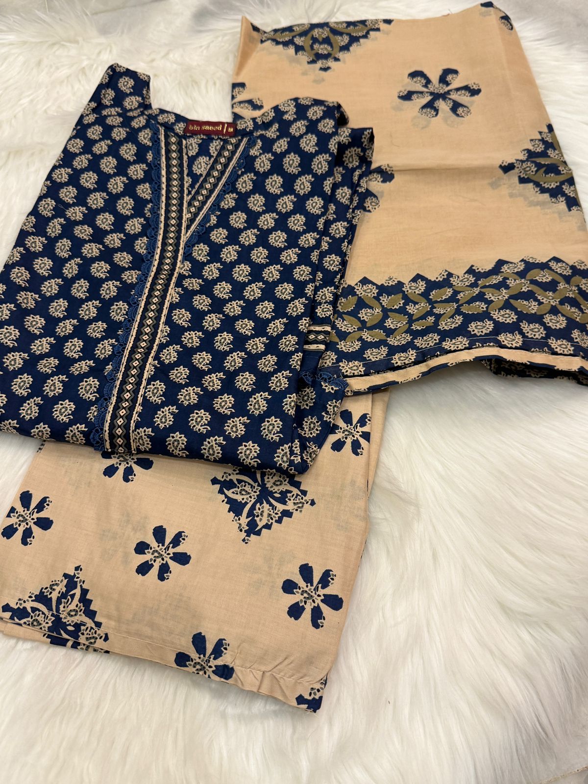 3PC FABRIC Lawn
