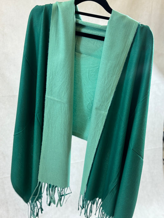 Double-sided wool mini shawl