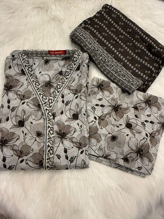 3PC FABRIC Lawn